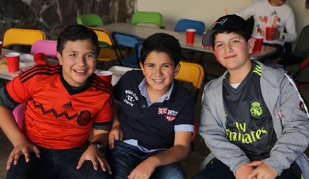  Adelfo, Daniel y Diego.