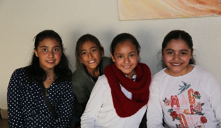  Sandra, Marce, Natalia y Valeria.
