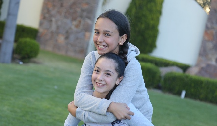  Ximena y Andrea.