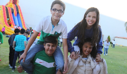  Javier, Natalia, Alejandro y Alejandra.