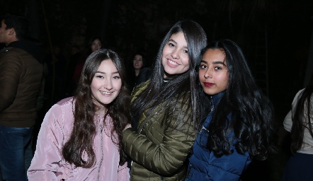  Andrea, Paulina y Sofía.