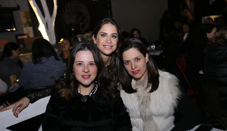  Isabela Morales, Mariana Ortuño y Magdalena Aldrete .