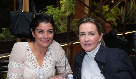  Claudia Silos y Lucía Martínez.