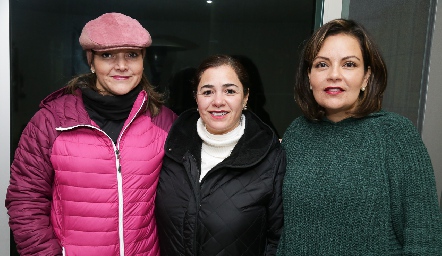  Marta Rangel, Aranzazú Rodríguez y Kikis Fernández.