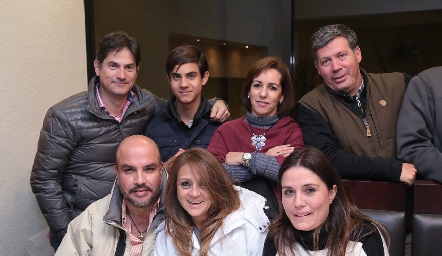  Gustavo y Diego Medina, Ale Ávila, Oscar Mendizábal, Manuel Carrillo, Lupita Esquerra y Pilar Balbontín.