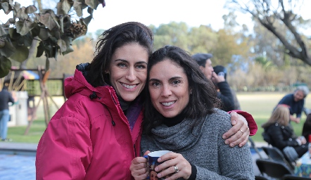  Sofía Hinojosa y Pelusa Ávila.