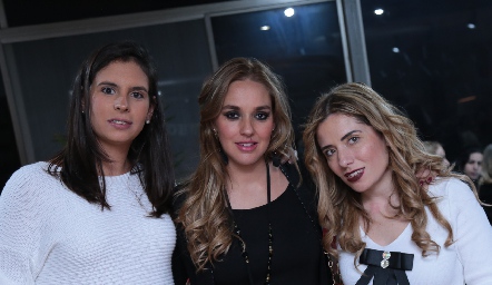  Daniela de la Fuente, María Torres y Chela Torres.