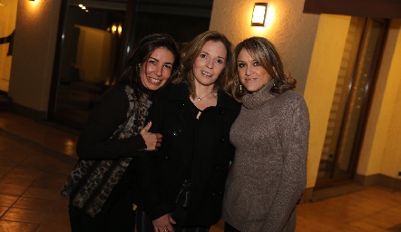  Paula, Janna y Ale.