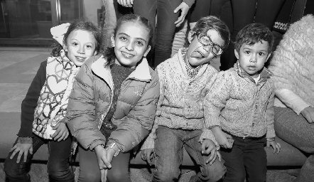  Los peques de la fiesta.
