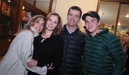  Pia Bores, Janna Del Valle, Keco y Juan Pablo Mendizábal.