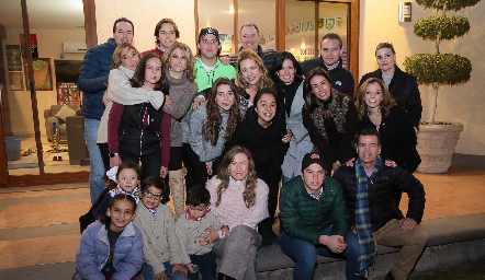  Familias celebrando la Navidad.