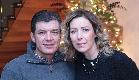  Javier Delgado y Anna Astrid Navarro de Delgado.