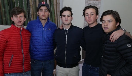  Nacho M.A., Santiago Gómez, Jerónimo Gómez, Rodrigo Navarro y Gonzalo Alcalde.