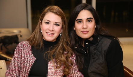  Karla Puente y Mariana Rodríguez.