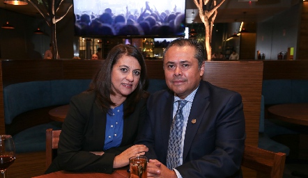  Martha Álvarez y Juan Carlos Banda.
