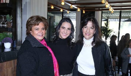 Lourdes Montemayor, Mayte Torres y Teresa Torres.