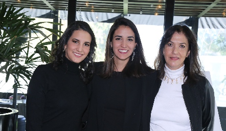 Mayte, Paulina y Teresa Torres.