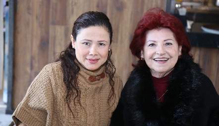  Nadia Castro y Viola Sánchez.