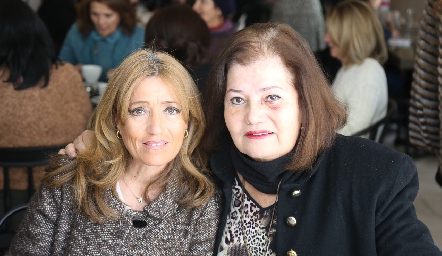  Araceli Foyo y Meche Ramírez.