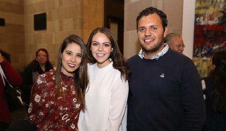  Cristina Kasis, Daniela Torre y Mauricio Espinosa.