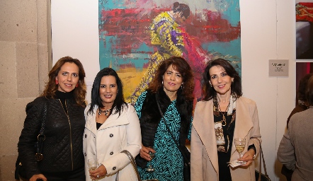  Disfrutando de la exposición .