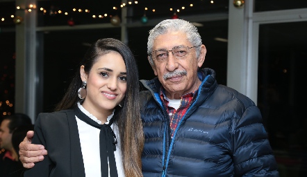  Maribel con su papá Fernando Díaz de León.