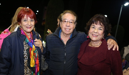  Luisa Nieto, Fernando de los Santos y Yolanda de De los Santos.