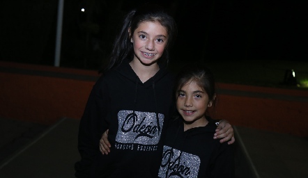  Fernanda y Paulina Acebo.