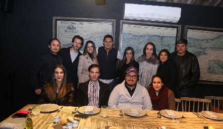  Celebrando el gran triunfo de Jaasiel Guerrero.