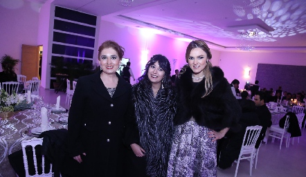  Rocío Hernández, Estefanía Luna y Adriana Arellano.