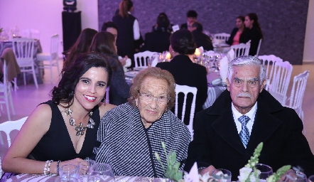  Adriana Cabrero, Eli Martínez y Agustín Jasso.