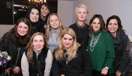  Mariana, Beatriz, Ileana, Montse, Güera, Vero, Ale , Rocío y Carmenchu.