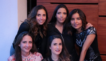  Ana Luisa Díaz de León, Ana Elena Meade, Lorena Torres, Mariana Calvillo y Lourdes Orozco.