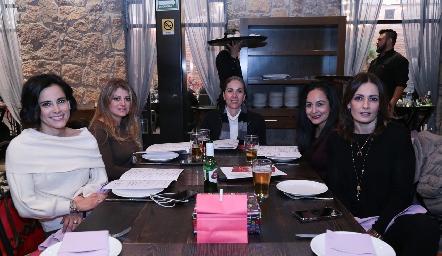  Anilú Enríquez, Verónica Escobedo, Gaby Aranda, Marcela Flores y Claudia Artolózaga .