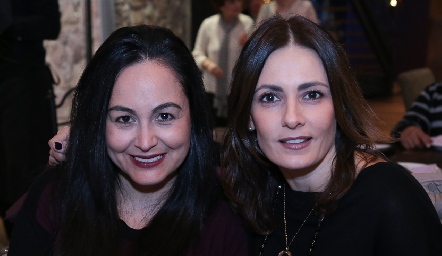  Marcela Flores y Claudia Artolózaga.