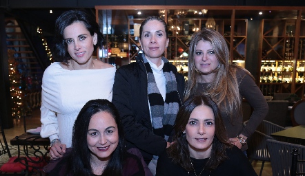  Anilú Enríquez, Gabriela Aranda, Verónica Escobedo, Marcela Flores y Claudia Artolózaga.