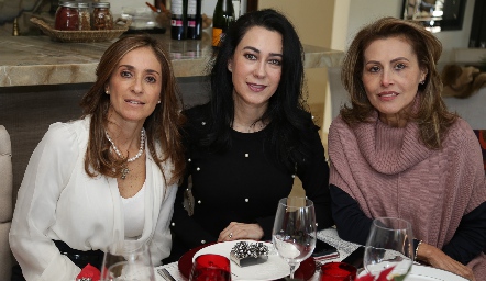  Mónica Gaviño, Liliana Meza e Inés Castañón.