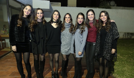  Isa Villanueva, Sofía Prieto, Dani González, Clau Antunes, Marijó Ascanio, Juli Valle y Victoria Álvarez.