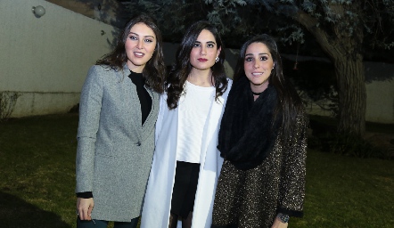  Lili Medina, Mariana Rodríguez y Daniela Lavín.