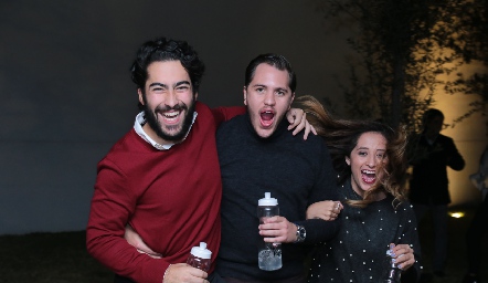  Oscar, Andrés y Claudia.