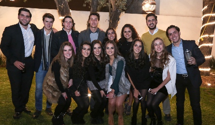  Toño, Pablo, Diego, Enrique, Vera, Renata, Jorge, José Miguel, Mariana, Marlú, Montse, Ana Karen, Valentina y Celina.
