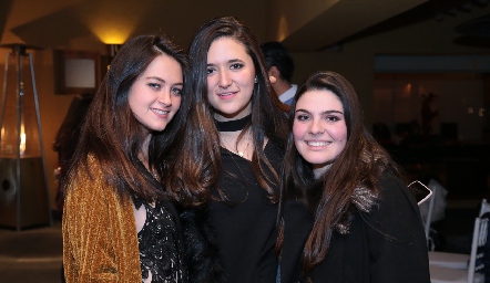  Isa Mendizábal, Ana Paula González y Catalina Esper.