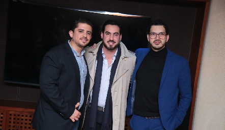  Manuel Mora, Gerardo Chevaile y Chino Linares.