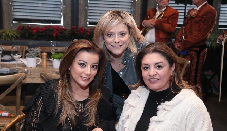  Laura Bravo, Elvia Hernández y Claudia Suárez.