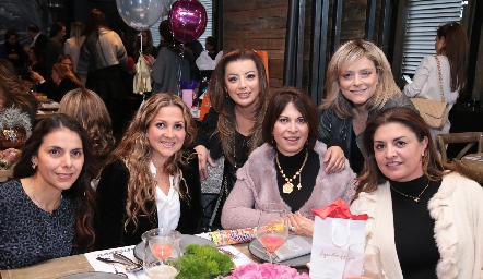  Liz Navarro, Aurora Irigoyen, Laura Bravo, Mella Elizalde Elvia Hernández y Claudia Suárez.