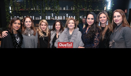  Lorena, Claudia, Carmenchu, Ana Paula, Guadalupe, Marily, Beatriz y Meritchell.