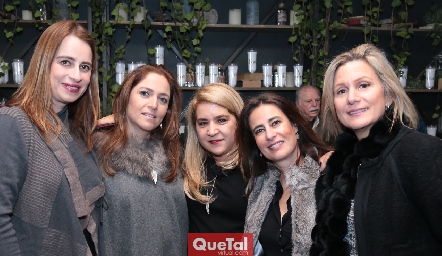  Meritchell Galarza, Claudia Altamirano, Carmenchu, Ana Paula Gutiérrez y Pupi García.