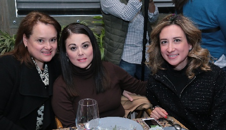  Gaby de lozano, Maride Camargo y Ana Isa de Egleton.