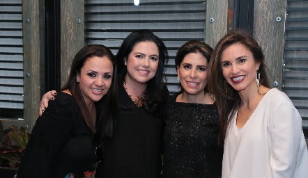  Tania Ruiz, Chirstiane Esper, Nelly Esper y Fabiola.