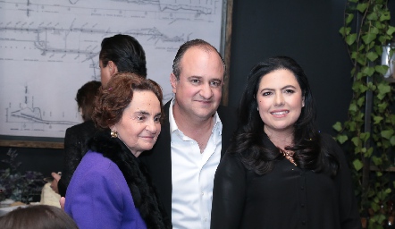  Menchu Cambeses, Alejandro Cambeses y Christiane Esper.